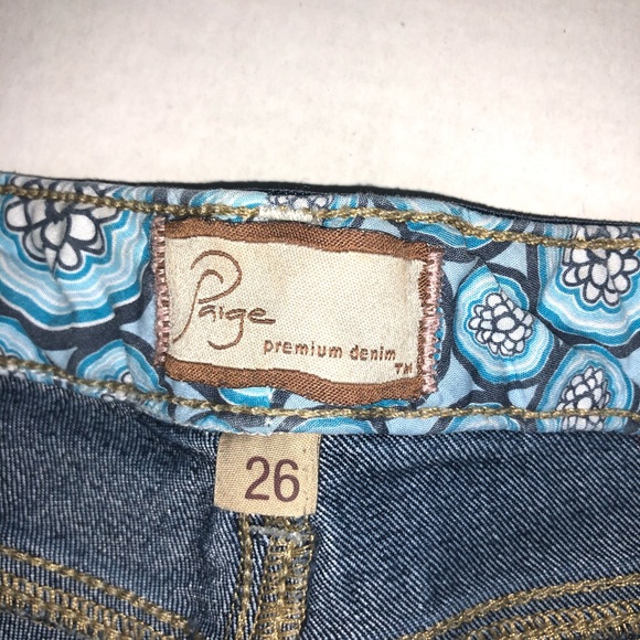 Paige Denim Short Shorts 26 - Picture 2 of 4
